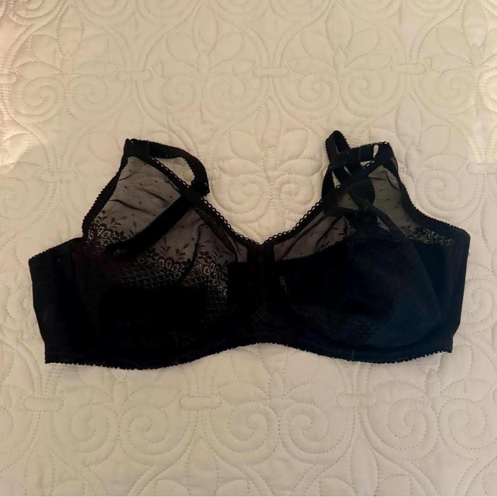 Two Elegant Lace bras from Chantelle (one black and beige) - Picture 5 of 5